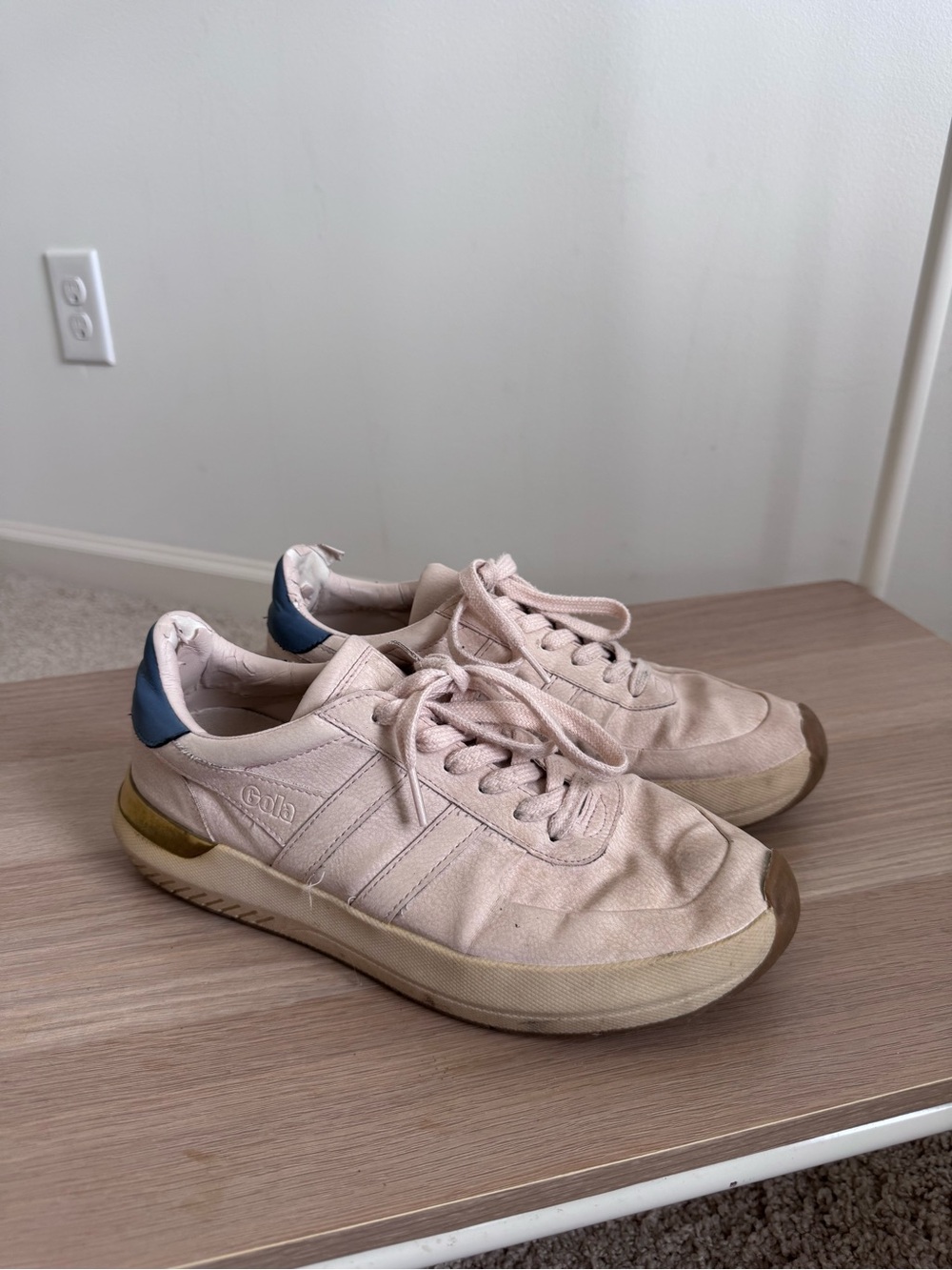 Gola Women's Pale Pink Low-Top Sneakers with Blue Heel Accent